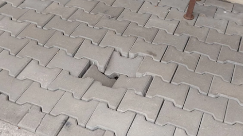 Kleine Pflasterreparaturen – Softplus sorgt für saubere Wege